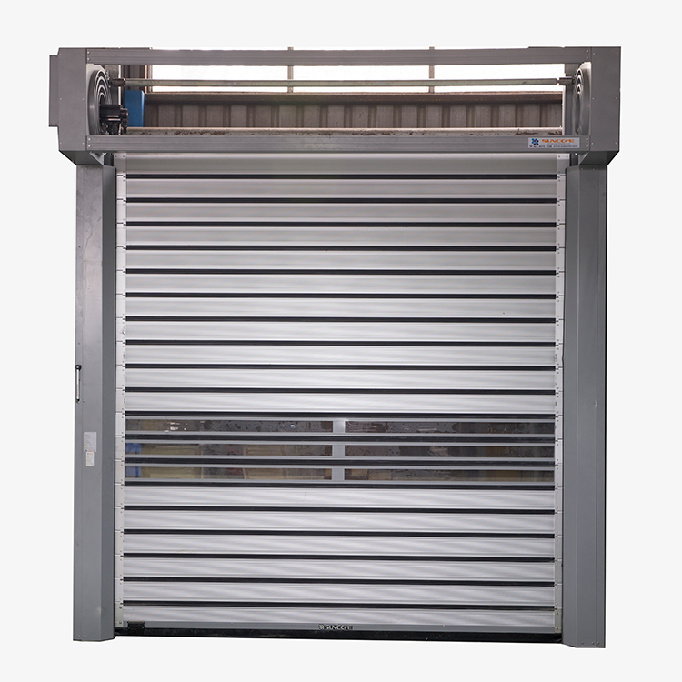 Proč zvolit rychloběžná vrata pro moderní průmyslové objekty?